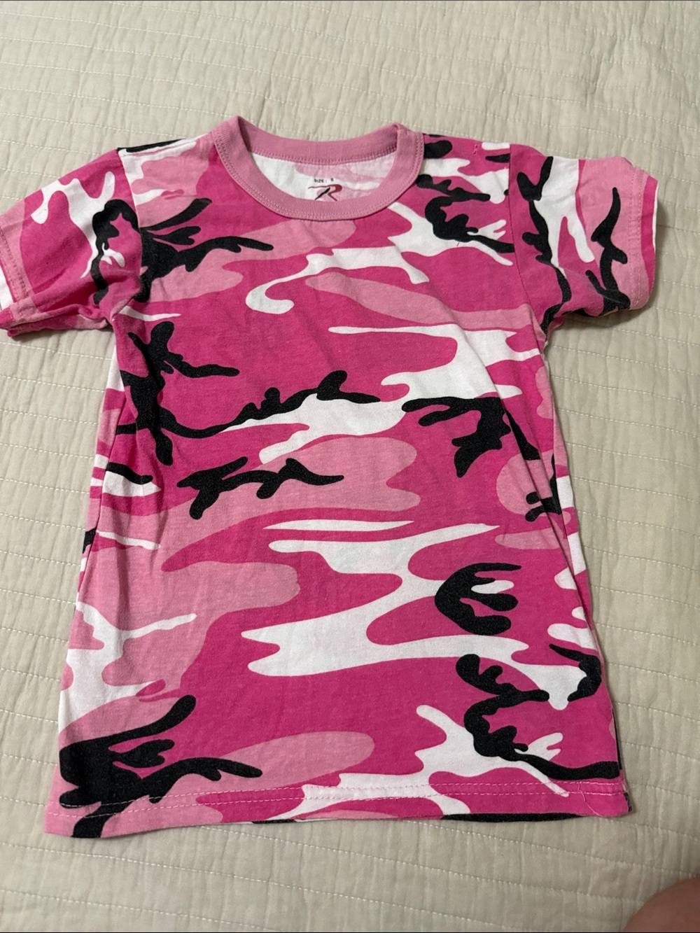 Girls' Pink Camo Short Sleeve Tee - size small